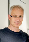 Prof. r. Boris Suchan